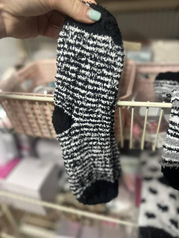 Cozy Mugsby White & Black Striped Socks