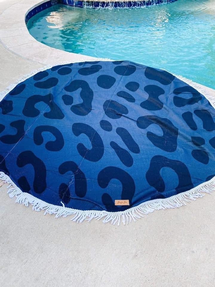 Friday the 13th sale - Black leopard round towel